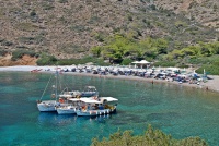 Και μας κρατούσε το χέρι σφιχτά η Ύδρα...