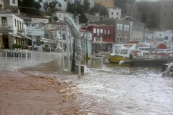 Συνεχίζεται η κακοκαιρία «Ξενοφών» που πλήττει και την Ύδρα