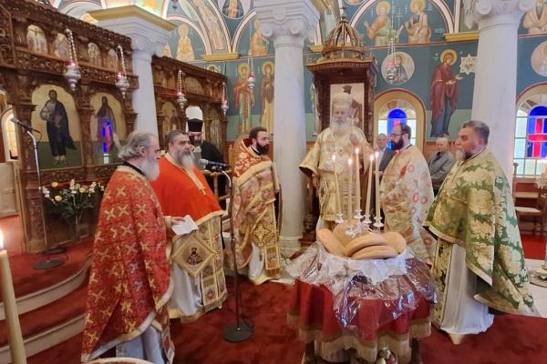 Στο Ναό  του Αγίου Κωνσταντίνου του Υδραίου τελέστηκε Αρχιερατική Θ. Λειτουργία προεξάρχοντος του Ποιμενάρχη κ. ΕΦΡΑΙΜ με τη συμμετοχή των Πατέρων της Νήσου