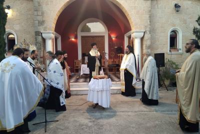 Στην ενορία  της Συνάξεως των 12 Αιγινητών Αγίων χοροστάτησε ο Μητροπολίτης Ύδρας κ. ΕΦΡΑΙΜ