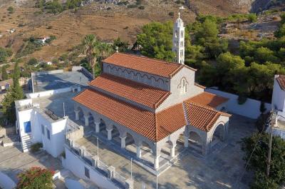 Στον Ιερό Ναό του Πολιούχου Αγ. Κωνσταντίνου η σημερινή ιερά παράκληση από τον Αρχιμανδρίτη π. Θ. Θεοδοσίου