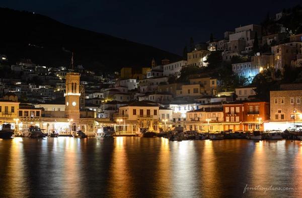 Ευχές για μια ευτυχισμένη χρονιά, με υγεία, αγάπη και πολλά χαμόγελα!