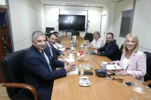 Συνάντηση του νέου Περιφερειάρχη Αττικής Γ. Πατούλη με την απερχόμενη Περιφερειάρχη Ρ. Δούρου