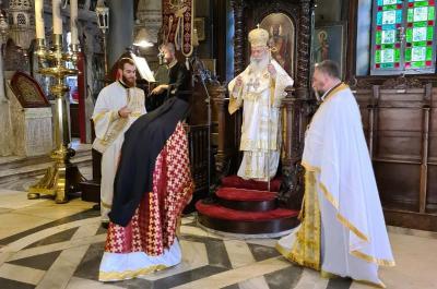 Ο Ποιμενάρχης  κ. ΕΦΡΑΙΜ ιερούργησε και τέλεσε τον Εσπερινό της Γονυκλισίας στον Ι. Καθεδρικό Ναό Ύδρας