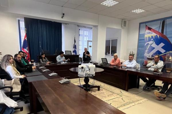 Συζήτηση   για την ομαλή διέλευση των ιπποειδών στα στενά της Ύδρας