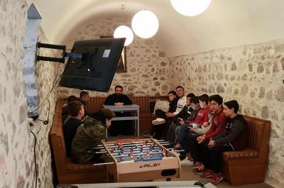 O Αρχιμανδρίτης π. Νεκτάριος Δαρδανός ομιλητής στη συνάντηση των νέων της Ύδρας