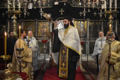 Ο Αρχιμανδρίτης  Νεκτάριος Δαρδανός, προέστη στην Ακολουθία των Γ' Χαιρετισμών στη Μεγαλόχαρη της Τήνου