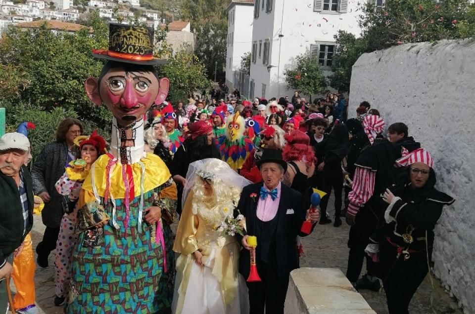 Μεγάλη συμμετοχή  και ατέλειωτο ξεφάντωμα στο Καρναβάλι της Ύδρας
