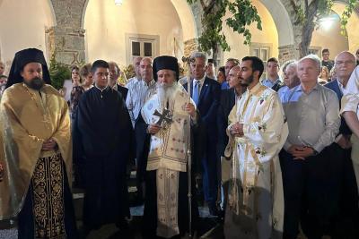 Χοροστατούντος   του Μητροπολίτη Ύδρας κ. ΕΦΡΑΙΜ τελέστηκε ο Μ. Αρχιερατικός Εσπερινός στην εορτάζουσα Ι. Μονή των Αγίων Αναργύρων Ερμιόνης