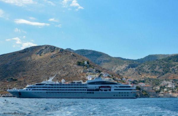 Πρόγραμμα αφίξεων  κρουαζιερόπλοιων για το 2026 στο λιμάνι της Ύδρας