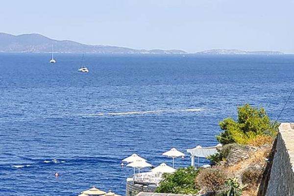 Ρύπανση στο λιμάνι της Ύδρας