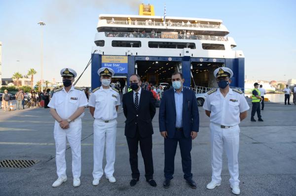 Στο λιμάνι του Πειραιά ο υπουργός Ναυτιλίας και Νησιωτικής Πολιτικής Γ. Πλακιωτάκης, συνοδευόμενος από τον υφυπουργό Ναυτιλίας Κ. Κατσαφάδο