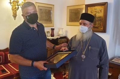 Συνάντηση του Μητροπολίτη ΕΦΡΑΙΜ με τον Περιφερειάρχη Αττικής Γιώργο Πατούλη στην Ύδρα