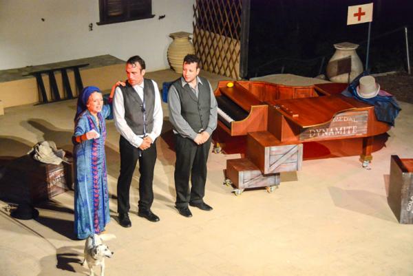 Παρουσιάστηκε με μεγάλη επιτυχία στο Hydrama Theatre στον Βλυχό η παράσταση Lemon