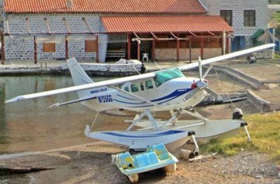 Λήγει η ταλαιπωρία του υδροπλάνου που προσθαλασσώθηκε στην Ύδρα