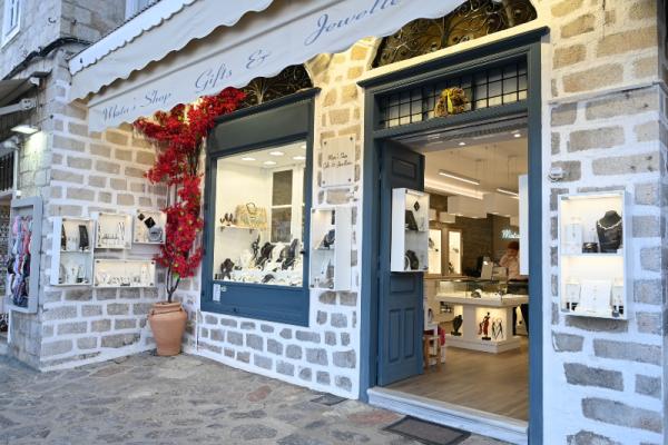 Mata’s Shop  και Filis  | Ποιότητα και στιλ στο Λιμάνι της Ύδρας