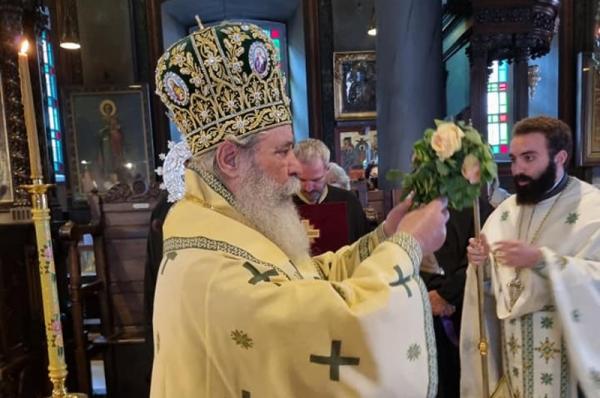 Ύψωση   του Τιμίου Σταυρού στην Ύδρα - Ο Μητροπολίτης ΕΦΡΑΙΜ ιερούργησε και μίλησε στον Καθεδρικό Ναό