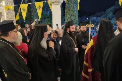 Με λαμπρότητα τελέστηκε ο Μέγας Πολυαρχιερατικός Εσπερινός στον Ι. Ναό του Αγίου Νεκταρίου στην Αίγινα