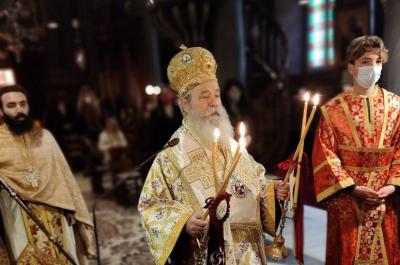 Ο Μητροπολίτης ΕΦΡΑΙΜ ιερούργησε στον Καθεδρικό Ναό της Ύδρας και μίλησε εμπνευσμένα για τους Τρεις Ιεράρχες