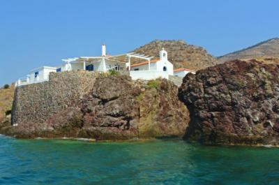 Αύριο Τρίτη  26 Ιουλίου θα τελεστεί πανηγυρική Θ. Λειτουργία στο Εκκλησάκι της Αγίας Παρασκευής του Βλυχού της Ύδρας