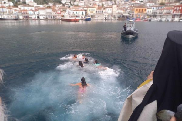 Γιορτάστηκαν με λαμπρότητα τα Θεοφάνεια στην Ύδρα