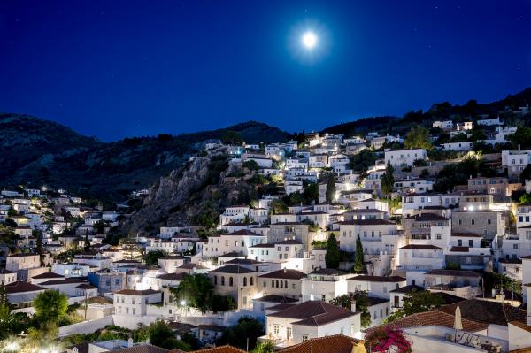 Η άλλη όψη της τουριστικοποίησης - Άρθρο της Ελένης Χριστοδούλου