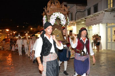 Με μεγαλοπρέπεια γιορτάστηκε η Παναγία στο νησί μας