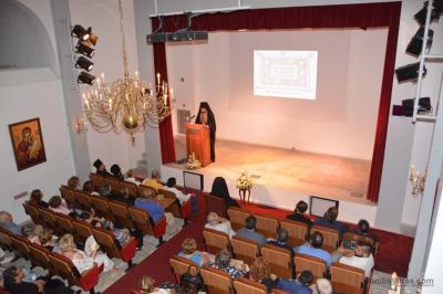 Με εμπνευσμένη ομιλία του Αρχιμανδρίτη Σ. Βολιώτη ξεκίνησαν τα Θεομητορικά 2017