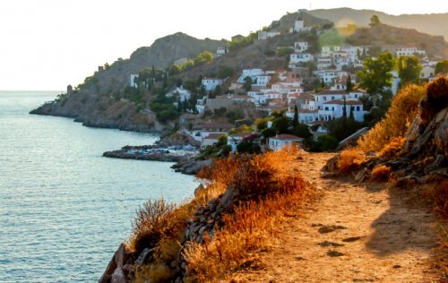 Ποια πρόταση ήρθε στο φως για να δώσει λύση στις αντιδράσεις λιθόστρωσης του δρόμου Καμίνι-Βλυχός