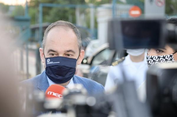 Γ. Πλακιωτάκης  από το Λιμάνι του Πειραιά: Η προσπάθεια για ασφαλή ταξίδια με πλοίο συνεχίζεται με αμείωτη ένταση