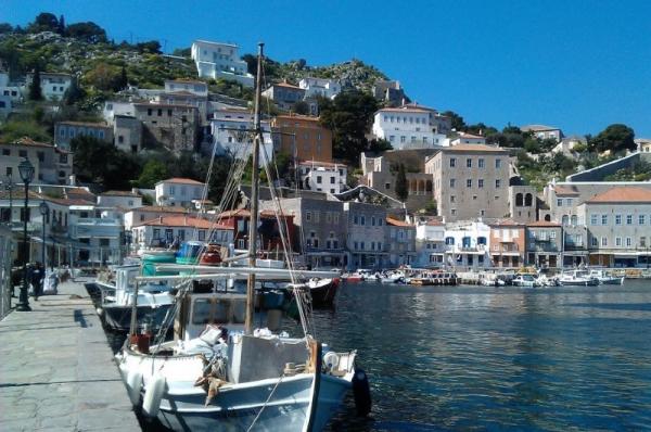 Η Ύδρα  στην εποχή του κορωνοϊού με την ματιά του in.gr