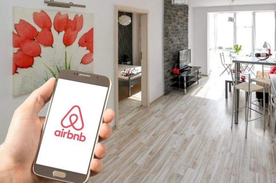 Οικονομικός Ταχυδρόμος - Τουρισμός: Στα ύψη η ζήτηση για Airbnb - Χαμηλά τα έσοδα