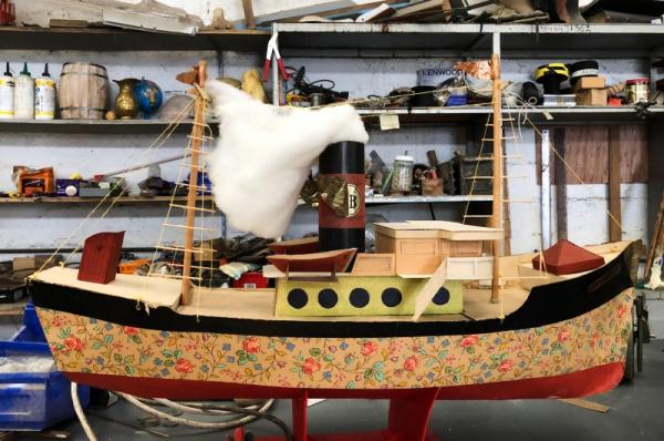 Η τέχνη "μπαίνει" και στον Χριστουγεννιάτικο στολισμό της Ύδρας