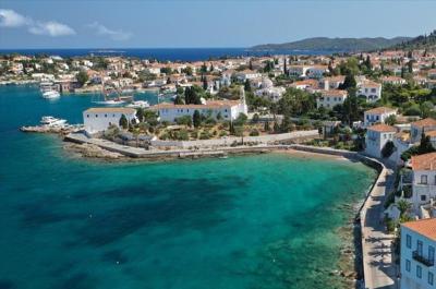 O Αρχιεπίσκοπος Κρήτης Ευγένιος στις Σπέτσες για την ιστορική επέτειο