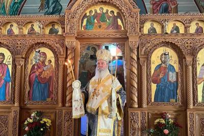 Σήμερα Κυριακή,  ο Μητροπολίτης Ύδρας κ. ΕΦΡΑΙΜ ιερούργησε στον Ι. Ναό Αγίου Σώζοντος στην Πέρδικα της Αίγινας