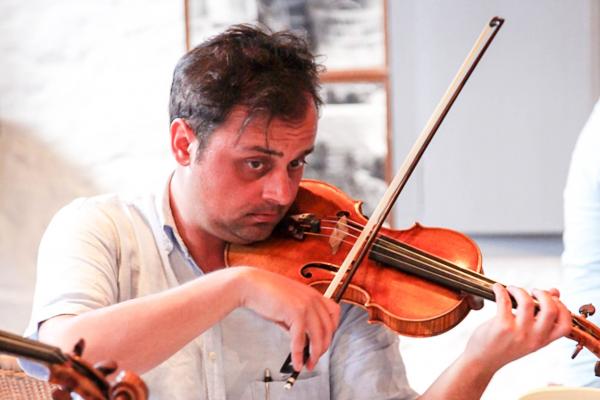 Ο Γιάννης Αγρανιώτης μιλά στη "Φωνή της Ύδρας" για το Φεστιβάλ Μουσικής Δωματίου Σαρωνικού