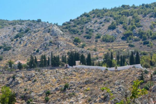 Ανακοίνωση   του Ιερού Καθεδρικού Ναού Ύδρας για τα κοιμητήρια της Αγ. Φωτεινής και της Αναστάσεως