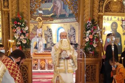 Προεξάρχοντος του Μητροπολίτη ΕΦΡΑΙΜ, τελέστηκε ο Όρθρος και η Αρχιερατική Θ. Λειτουργία στον Ι. Ναό του Αγίου Νεκταρίου