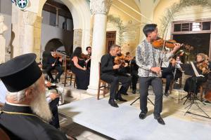 Παρουσία του Μητροπολίτη Ύδρας κ. Εφραίμ, η 18η Φιλανθρωπική Εκδήλωση στο προαύλιο του Ι. Καθεδρικού Ναού