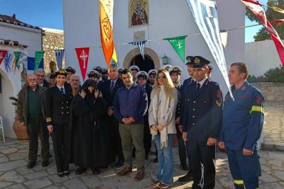 Με λαμπρότητα  γιόρτασε η Ύδρα την Ιερά μνήμη του Αγίου Νικολάου