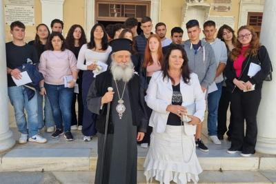 Τελέστηκε   από τον Σεβ. Μητροπολίτη ΕΦΡΑΙΜ η θεία λειτουργία για την λήξη των μαθημάτων του Λυκείου Ύδρας