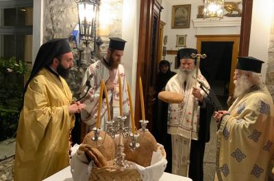 Προεξάρχοντος του Μητροπολίτη ΕΦΡΑΙΜ τελέστηκε ο Μ. Πανηγυρικός Εσπερινός στην Μονή των Αγίων Αναργύρων Ερμιόνης