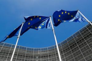 Η Ευρωπαϊκή Επιτροπή έδωσε άδεια για τη χρήση της ρεμδεσιβίρης ως θεραπείας της covid-19