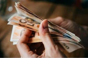 Τι αυξήσεις  θα δουν μισθωτοί και συνταξιούχοι από 1/1/2020