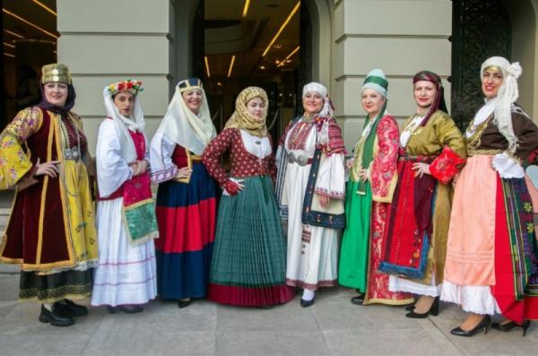 Η Υδραίικη φορεσιά  παρουσιάζεται στο λεύκωμα της Ελληνικής Ένωσης Γυναικών στον Πολιτισμό και τον Τουρισμό