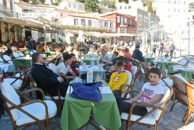 Συνάντηση νέων της Ύδρας στην Ιερά Μητρόπολη