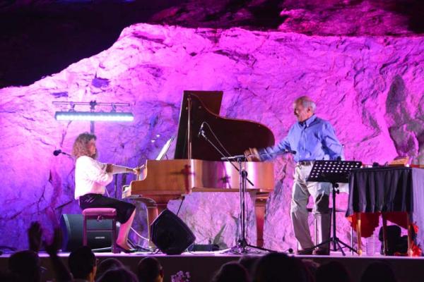 "Ταξιδιωτικόν" με τους Μάνο Αβαράκη και Σοφία Καμαγιάννη στο ΙΑΜΥ