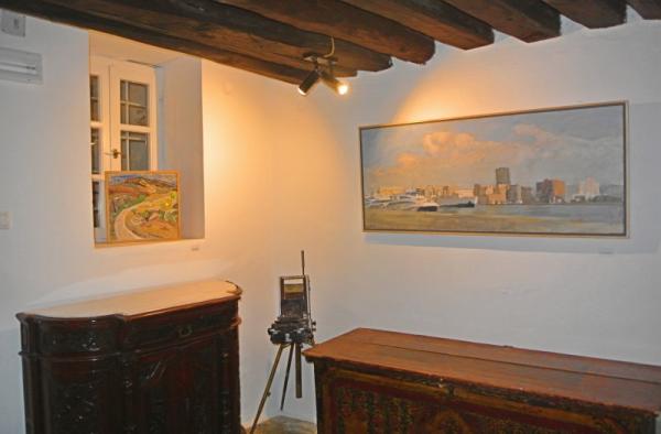 Άνοιξαν τις πύλες τους οι εκθέσεις στη μνήμη του Π. Τέτση στα ξενοδοχεία Μιράντα και Μπρατσέρα