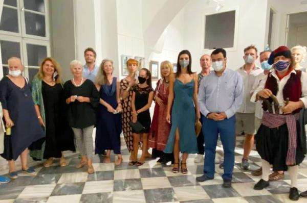Εγκαινιάστηκε στην Ύδρα με επιτυχία η ομαδική έκθεση ζωγραφικής με έργα εμπνευσμένα από την επανάσταση του 1821