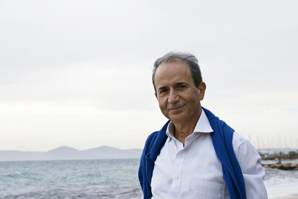 Συγχαρητήρια   από τον Ι. Καθεδρικό Ναό στον Ιατρό Νικόλαο Γ. Σταματάκη για το νέο του έργο «ΦΩΣ ΣΤΑ ΕΣΩΨΥΧΑ»